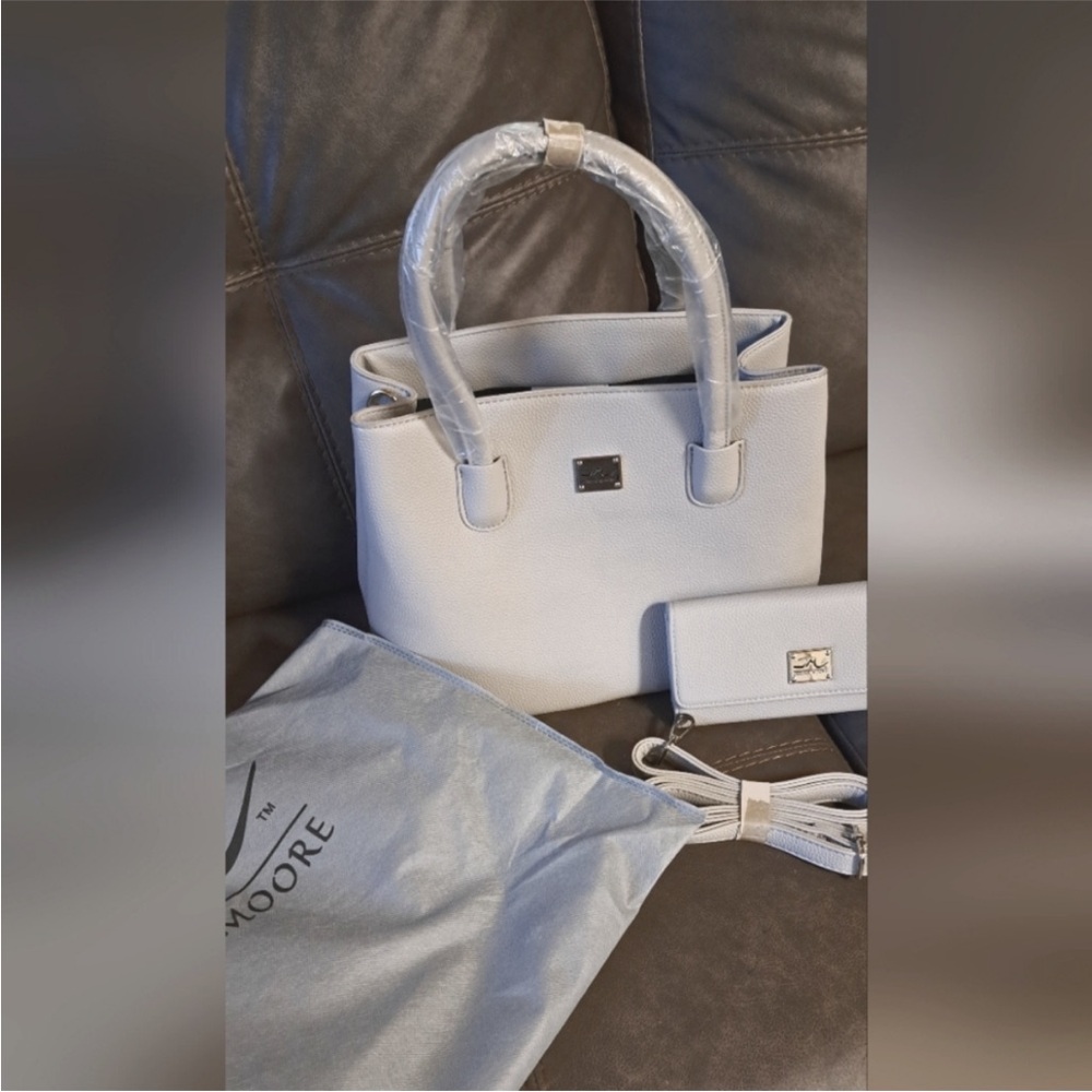 Chic white Tote Bag with Wallet